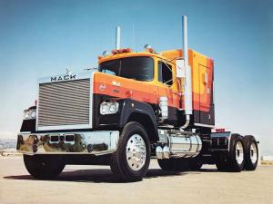 1977 Mack Super-Liner